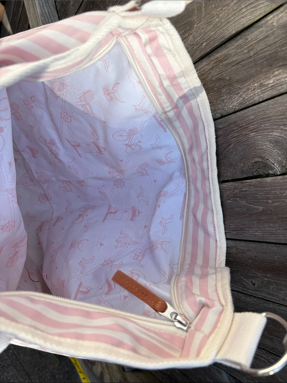 Cuffy’s Cape Cod large insulated pink stripe tote. NWT!